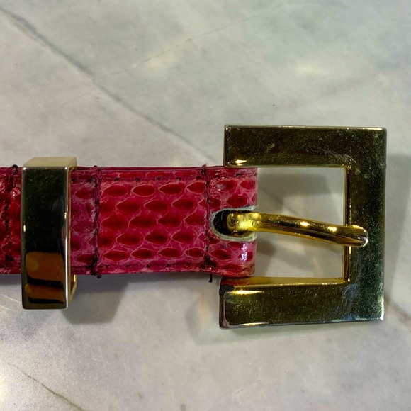 Pink snake skin belt with gold square buckle size 28 - Picture 2 of 5
